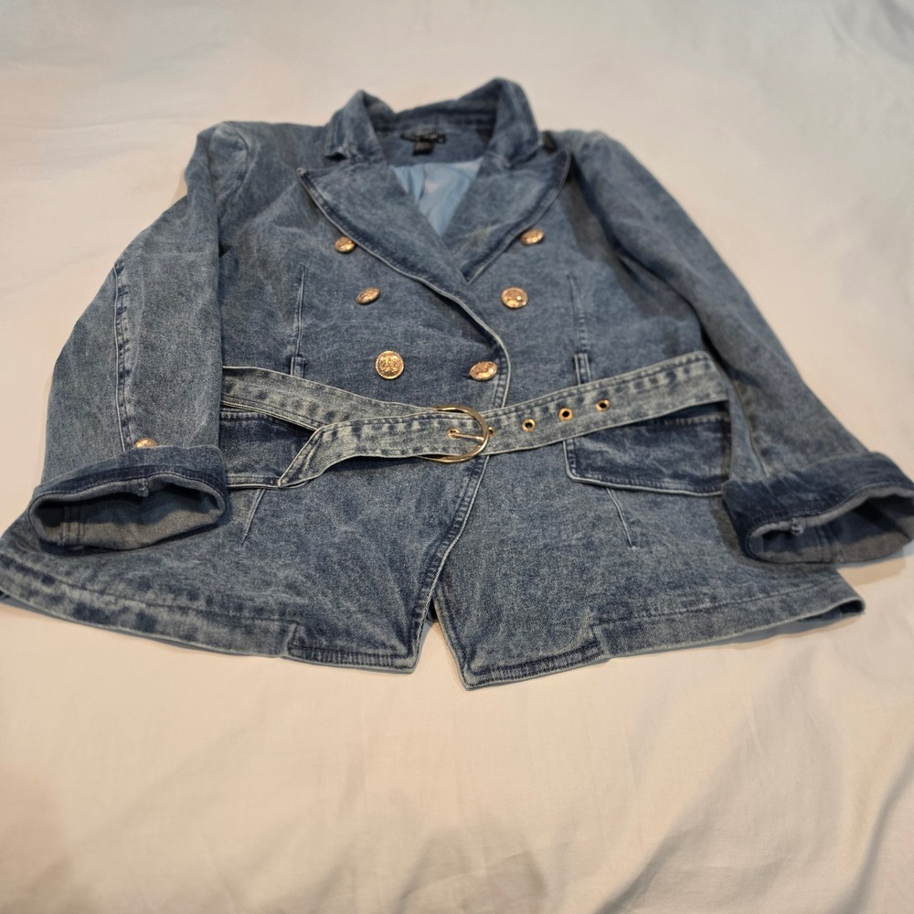 Attitude Unknown Denim Blazer Womens XL Blue Excellent Belted Gold Crest Buttons